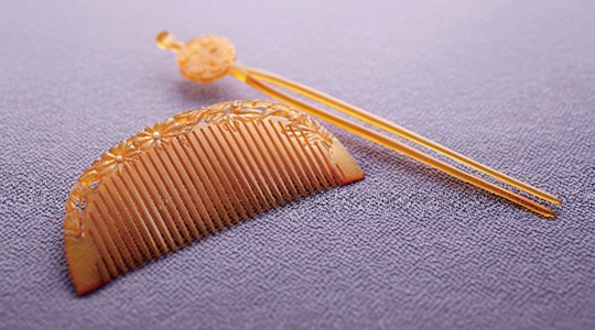 Tortoiseshell hairpin and comb